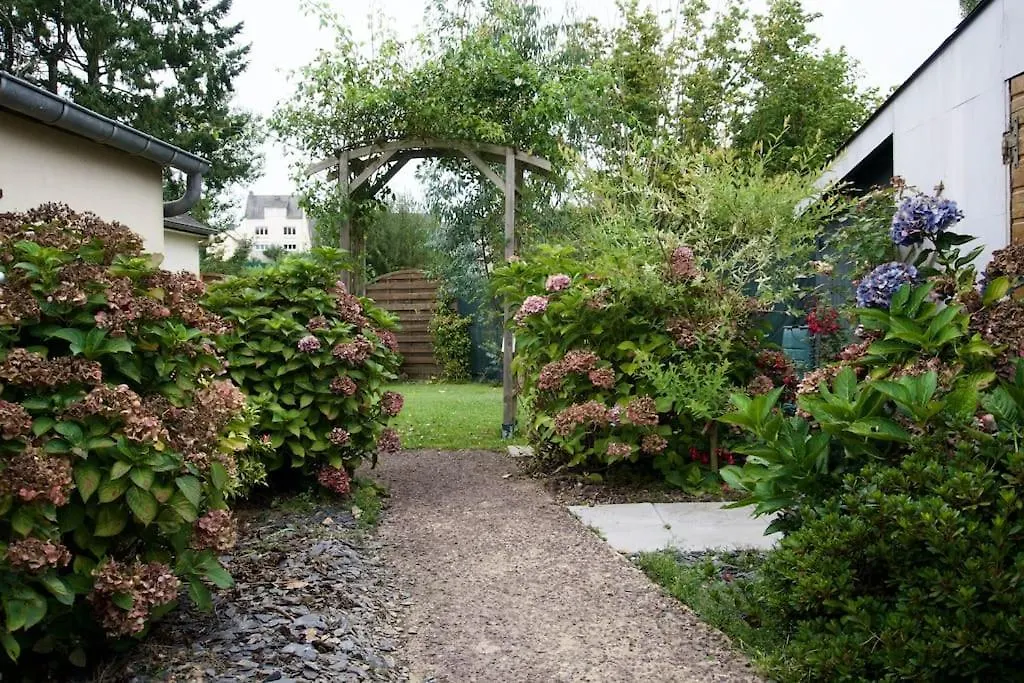 Charmante Maison De Famille Avec Jardin Saint-Caradec